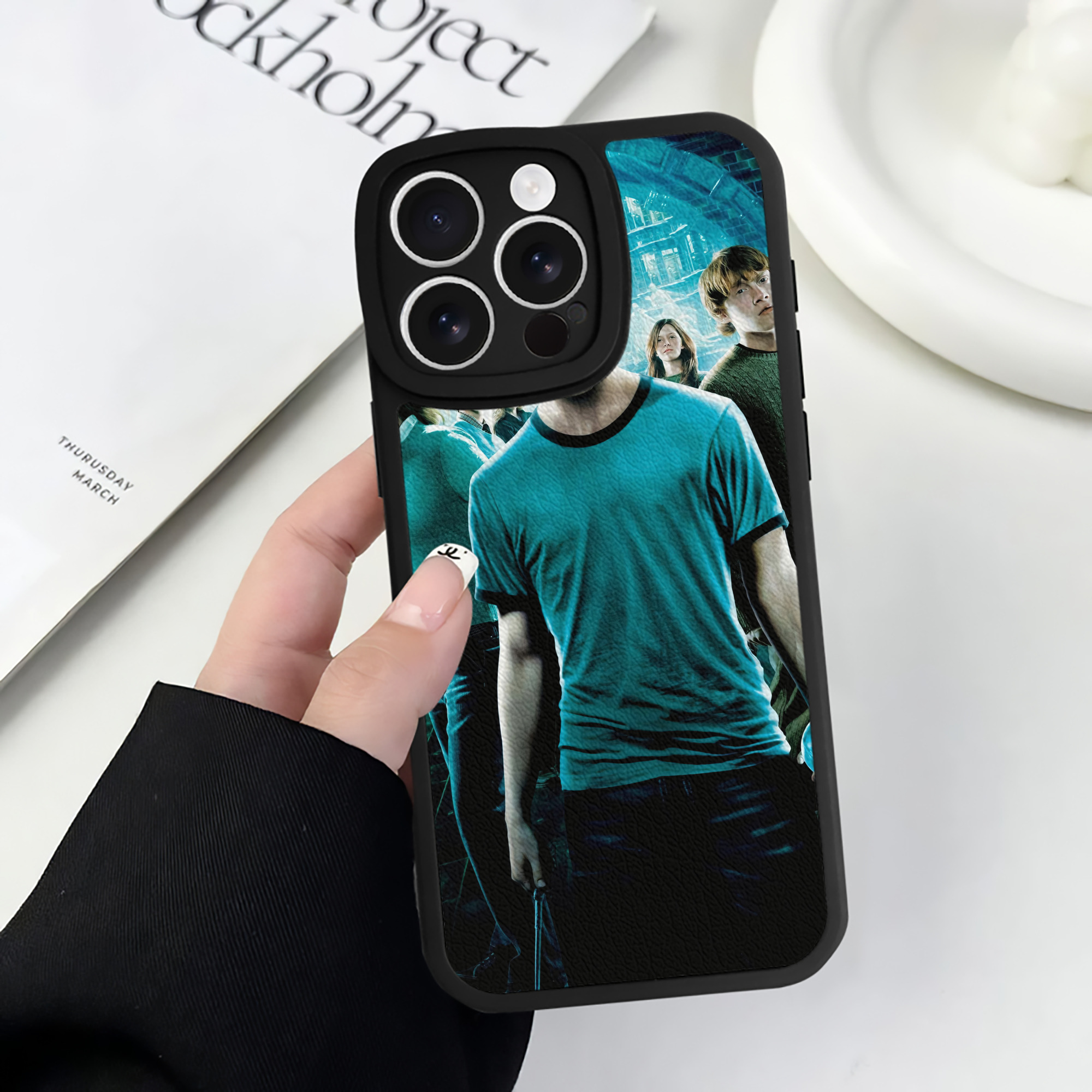 （画像用） Harry Potter ハリー・ポッターシリーズ 【iPhone 16シリーズ対応】シリコンスマホケース（レザー調） 材質：シリコン